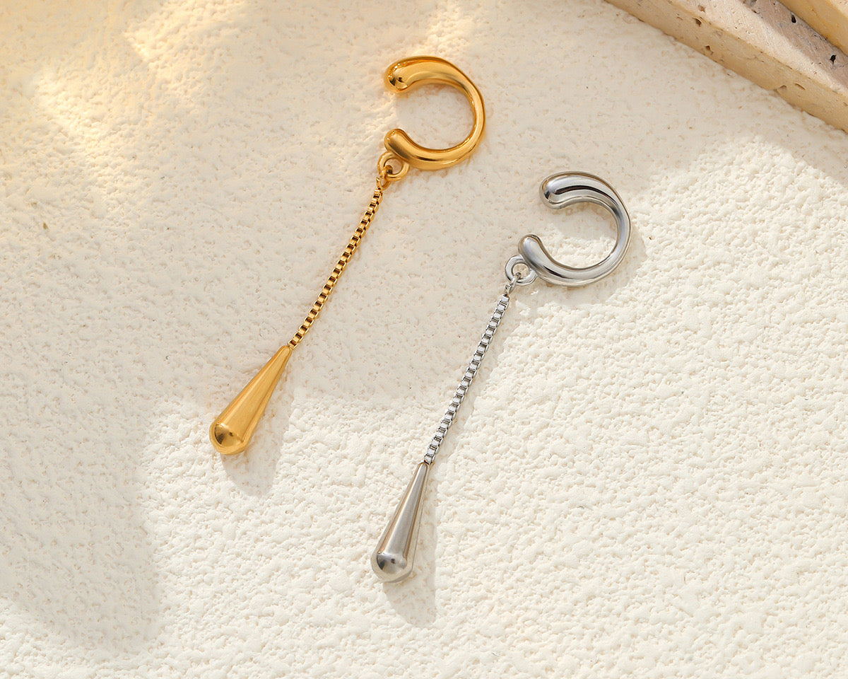 Noir Drop Ear Cuff