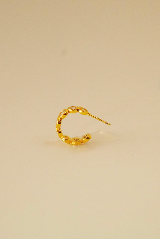 Petite Lumiere Hoops