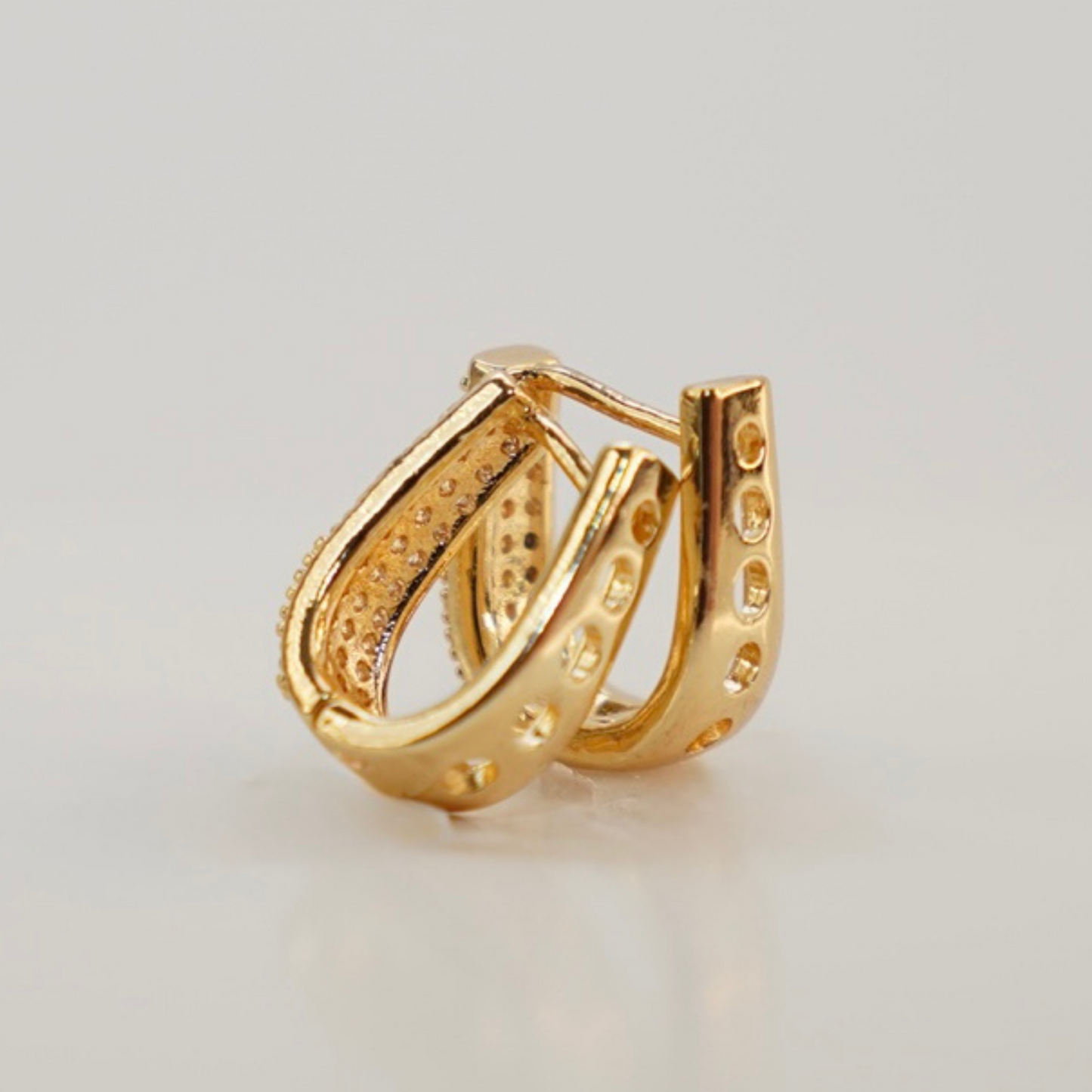 Délicat Gemstones Hoops