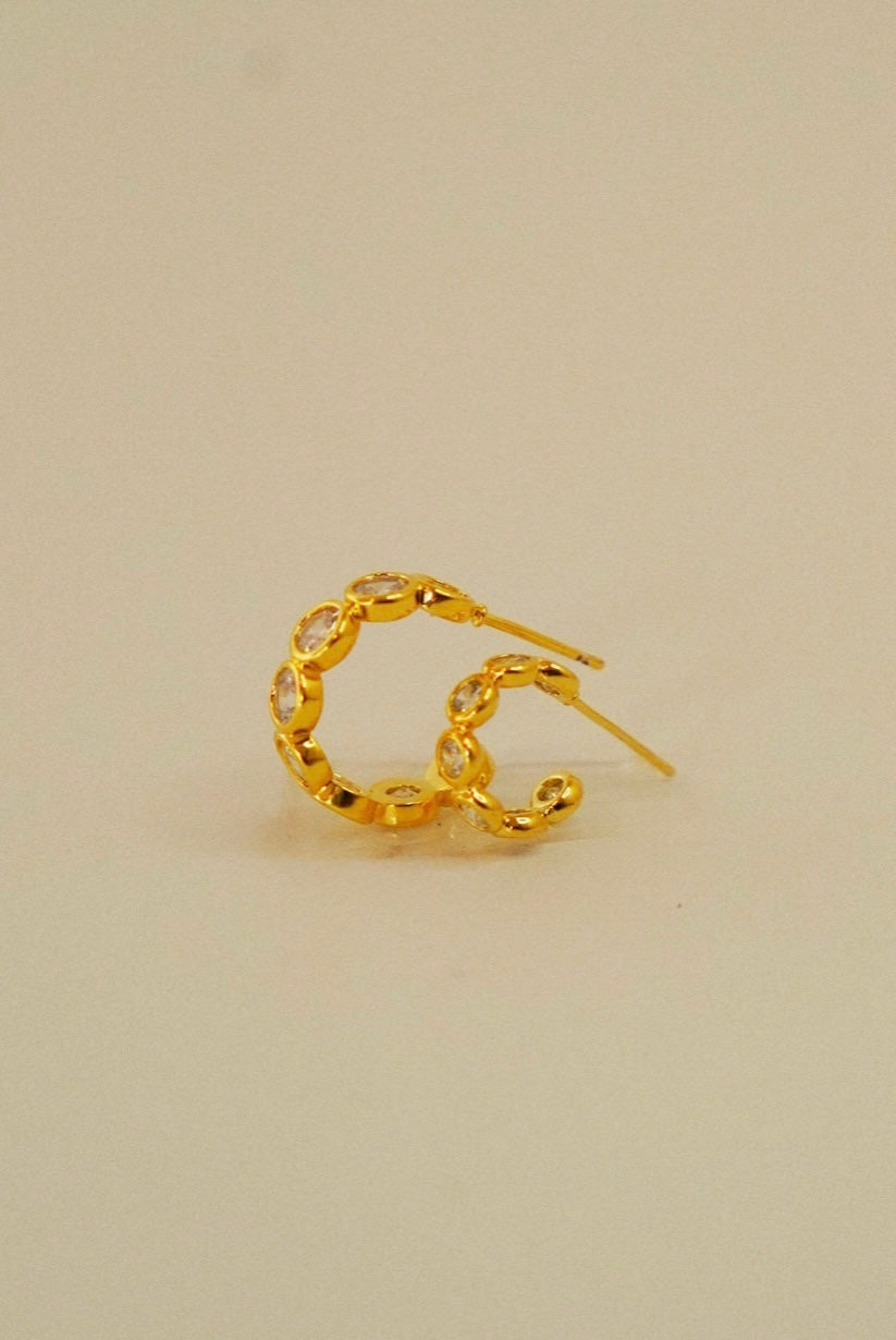 Petite Lumiere Hoops