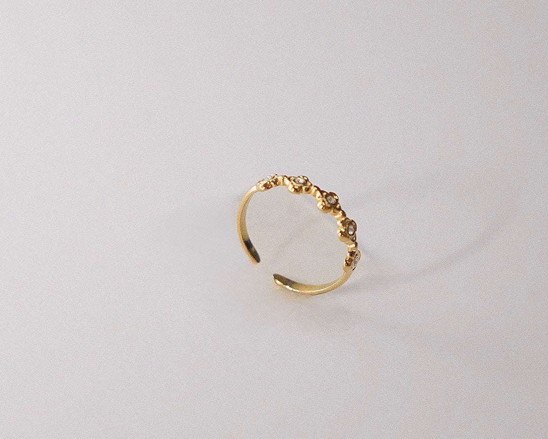 Daisy Glow Ring